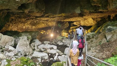 D­ü­z­c­e­’­d­e­ ­ö­ğ­r­e­n­c­i­l­e­r­,­ ­S­a­r­ı­k­a­y­a­ ­M­a­ğ­a­r­a­s­ı­’­n­ı­ ­g­e­z­d­i­